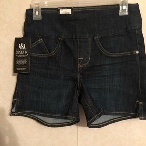 Pull on denim shorts